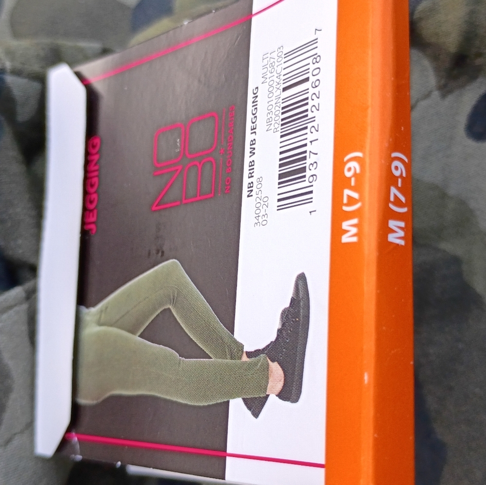 NWT No Boundaries Juniors Size Medium 7/9 Camouflage Jeggings - Picture 2 of 2